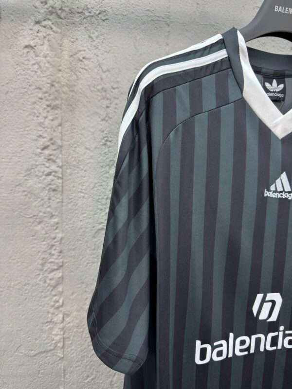 Balenciaga x Adidas Football Short Sleeve - 图片 5