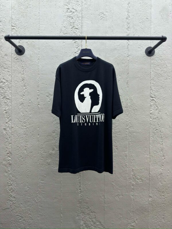 LOUIS VUITTON BLACK AND WHITE PORTRAIT SHORT SLEEVE