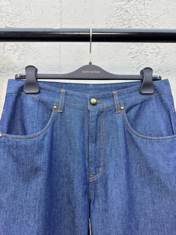 LOUIS VUITTON ROPE SIGNATURE LETTER-EMBROIDERED DENIM SHORTS - 图片 4
