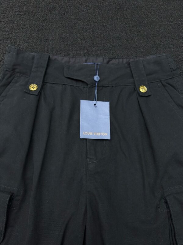 LOUIS VUITTON CARGO MULTI-POCKET SHORTS - 图片 11