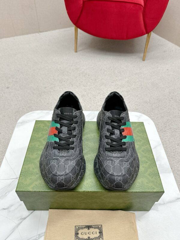 Gucci's top version of couple's daddy shoes collection