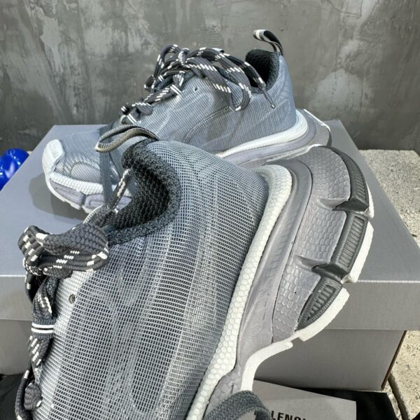 Balenciaga Nine Generations is the latest hit 3XL Sneaker series - 图片 7