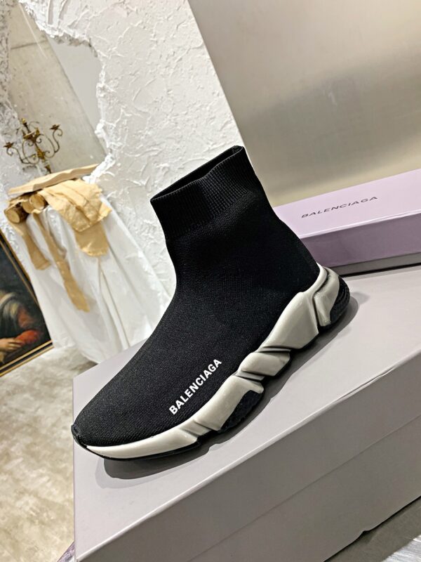 Balenciaga coated model - 图片 8