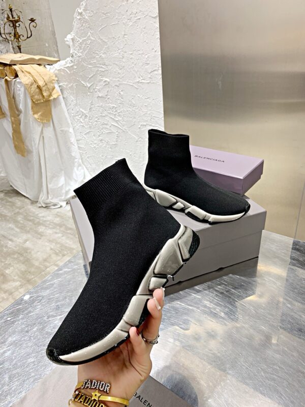 Balenciaga coated model - 图片 5