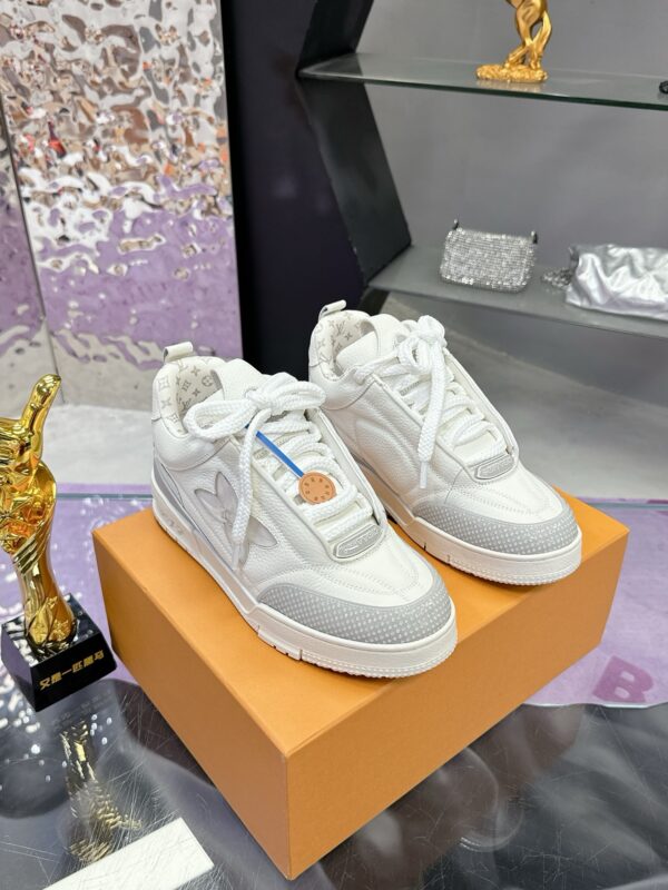 LV 2025 SS new official sync new colors 💗 Louis Vuitton catwalk skateboarding shoes are a hit