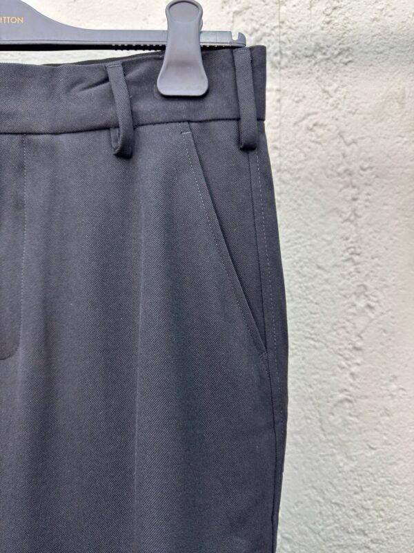 LOUIS VUITTON LABEL CARGO SHORTS - 图片 12