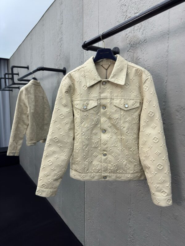 LOUIS VUITTON ALL-OVER EMBOSSED DENIM JACKET - 图片 12