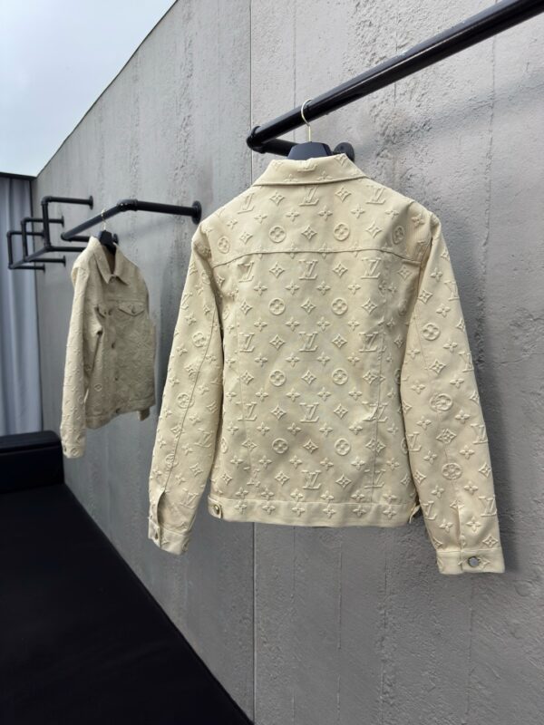 LOUIS VUITTON ALL-OVER EMBOSSED DENIM JACKET - 图片 5