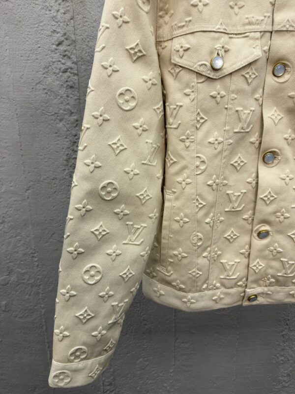 LOUIS VUITTON ALL-OVER EMBOSSED DENIM JACKET - 图片 8