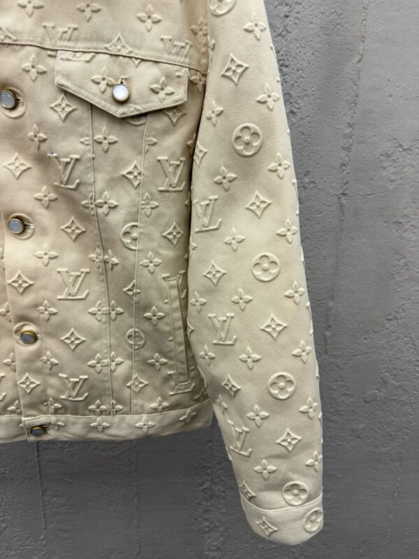 LOUIS VUITTON ALL-OVER EMBOSSED DENIM JACKET - 图片 9