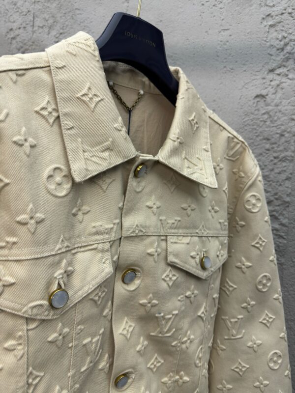 LOUIS VUITTON ALL-OVER EMBOSSED DENIM JACKET - 图片 10